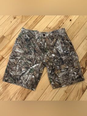 BoohooMAN Camo Cargo Shorts Men’s Size 32 Realtree Style Hunting Streetwear
